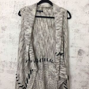 #125 SISTERS Knit Sleeveless Sweater